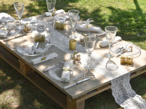 Premium lace table runner white