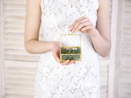 Glass box for gold rings - 1 piece.