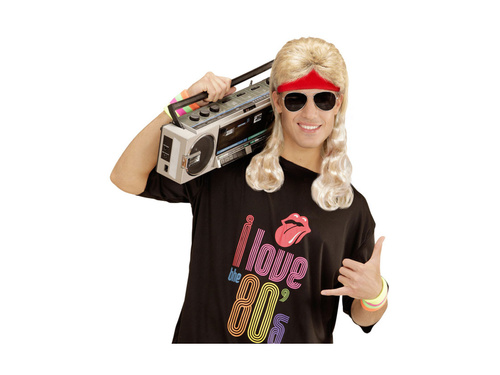 Czerwona opaska sportowa z blond kręconymi włosami