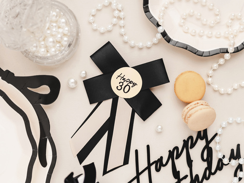 Kotylion Happy "30" - 1 szt.