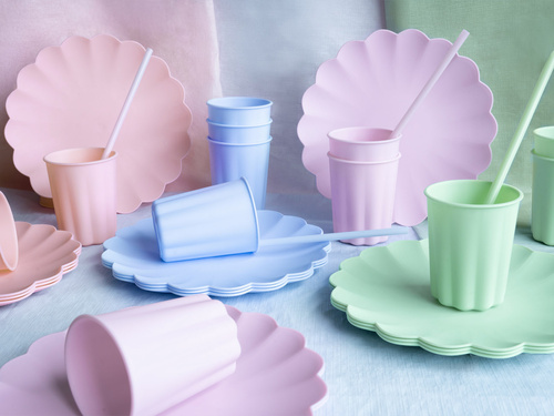 Talerzyki plastikowe błękitne z falbanką - 22 cm - 4 szt.