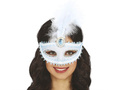 Maska karnawałowa błękitna z piórem - 1 szt.