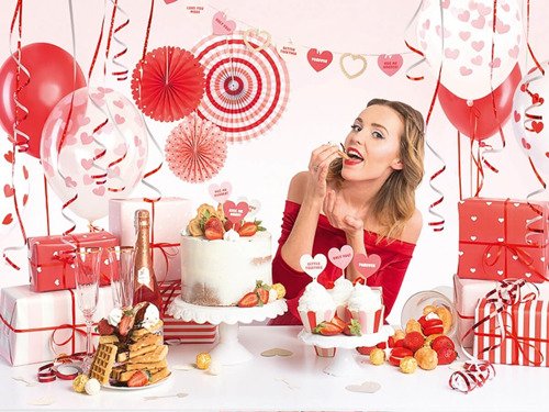 Party Box - Imprezowe Pudełko - Zestaw dekoracji na urodziny Sweet Love